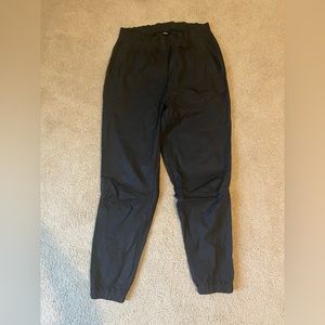 VGUC lululemon size 6 Adapted State Training Jogger - Black